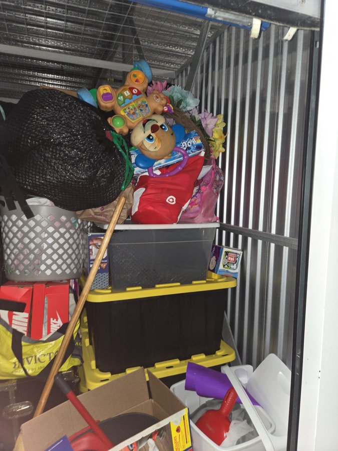 10 x 10 storage unit in Odenton, MD