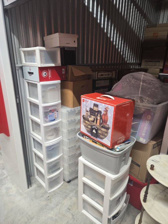 10 x 10 storage unit in Odenton, MD