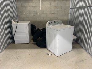 10 x 10 unit in Fort Myers