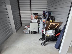 10 x 10 unit in San Antonio
