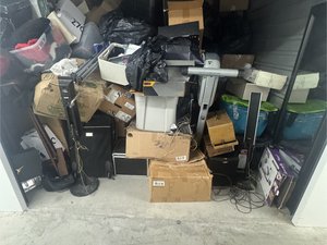 10 x 10 storage unit in Bronx, NY