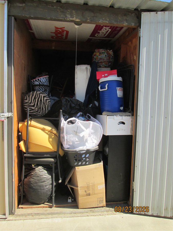 5 x 10 storage unit in Bakersfield, CA