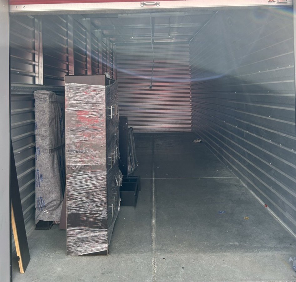 10 x 30 storage unit in North Las Vegas, NV