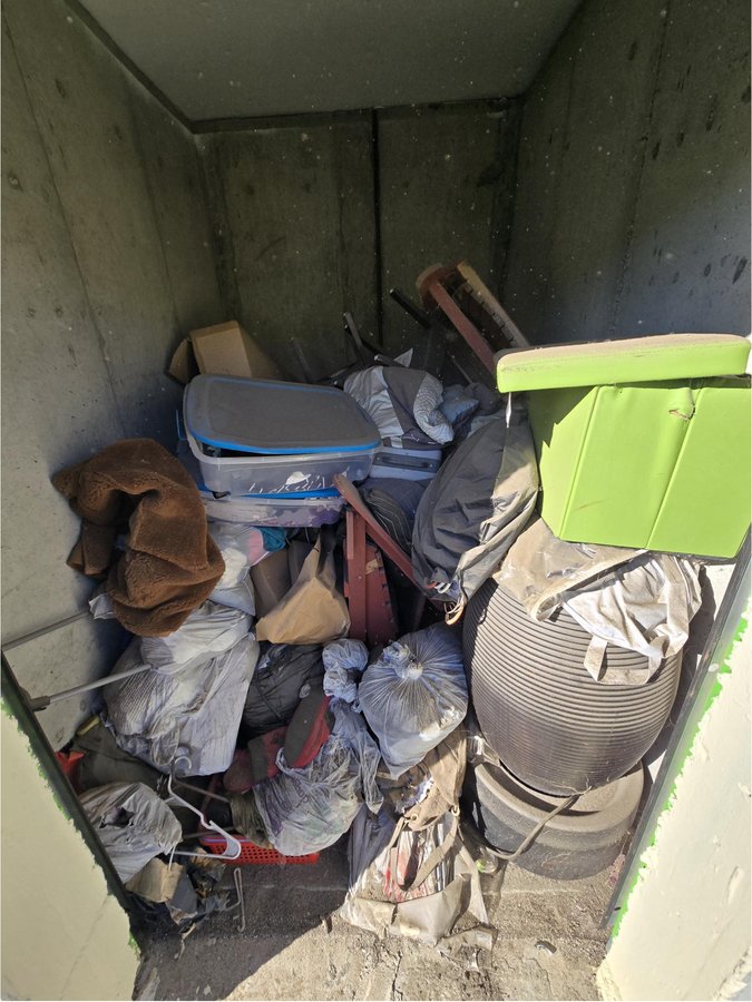 6 x 8 storage unit in Islandia, NY