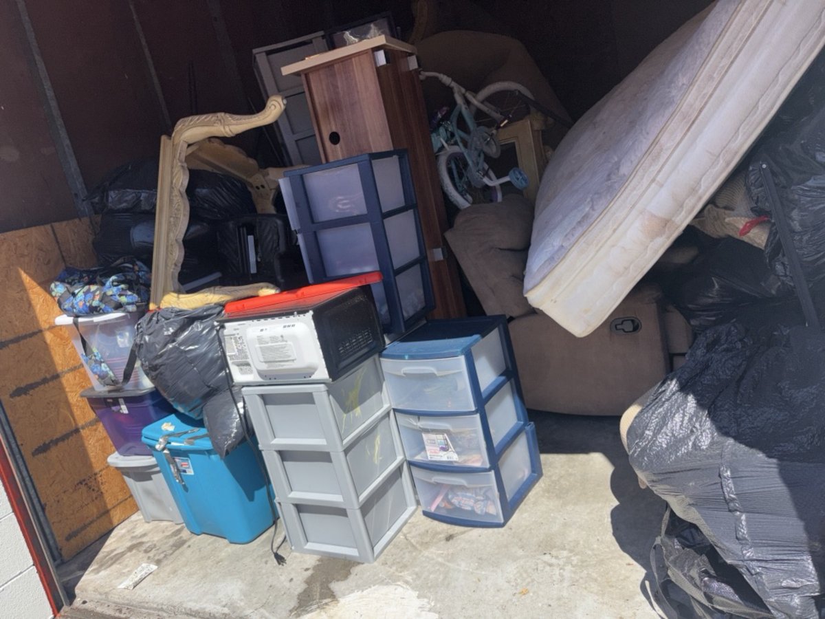 10 x 15 storage unit in Orlando, FL
