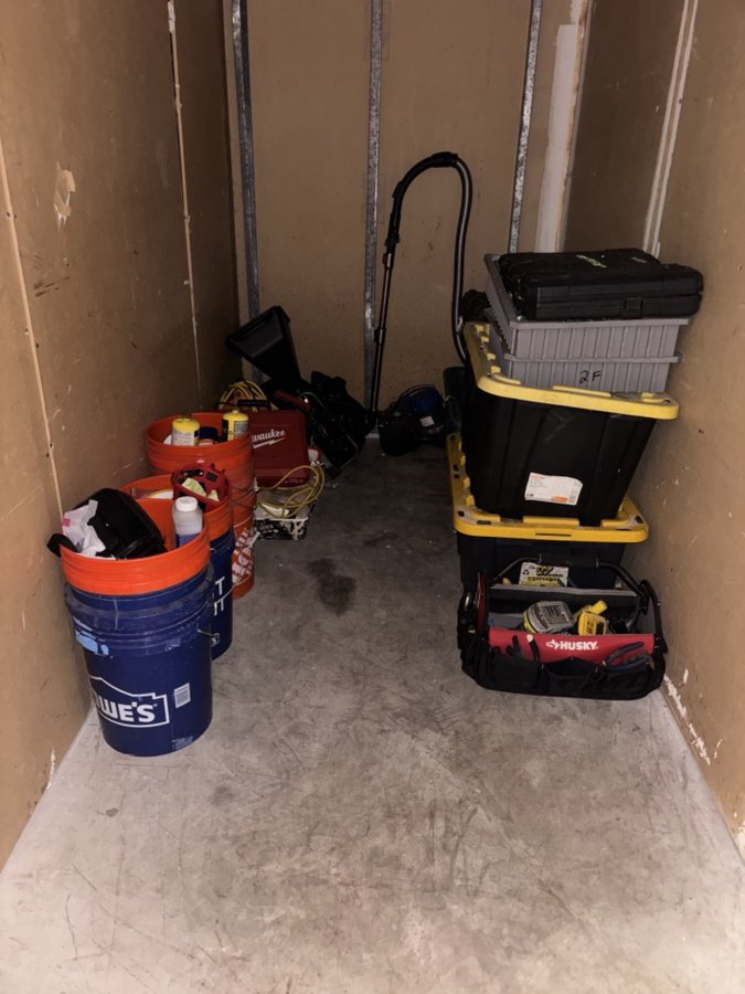 5 x 10 storage unit in Orlando, FL