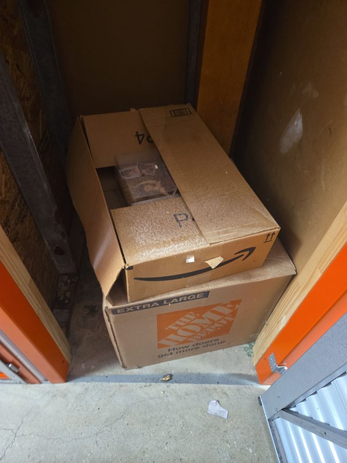 3 x 3 storage unit in Laurel, MD