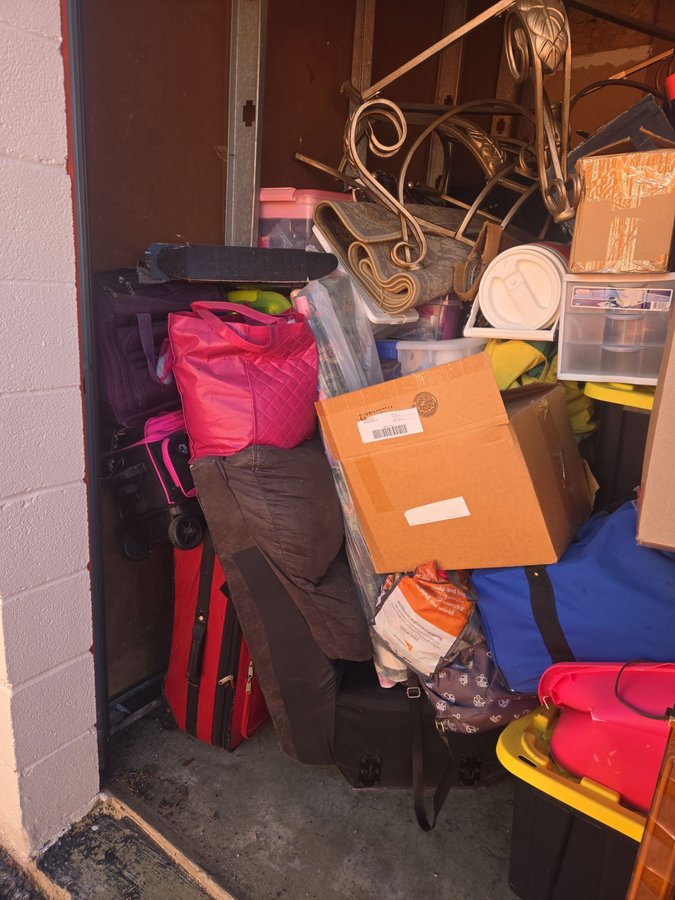 10 x 10 storage unit in Laurel, MD