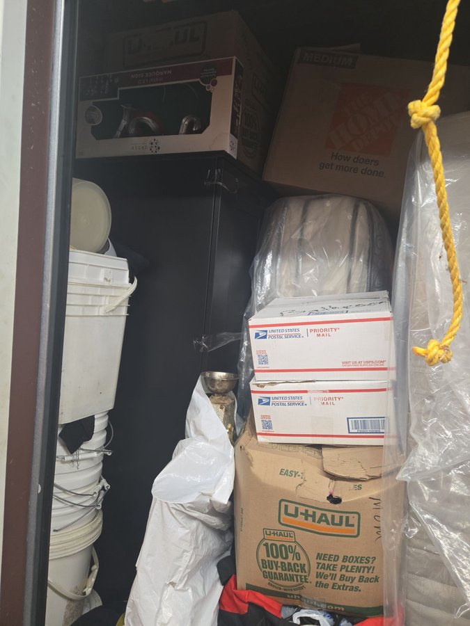 7 x 10 storage unit in Laurel, MD