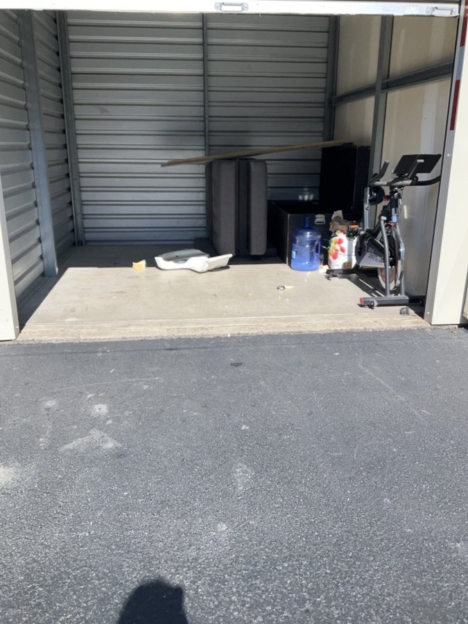 10 x 10 storage unit in Woodburn, OR