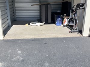 10 x 10 storage unit in Woodburn, OR