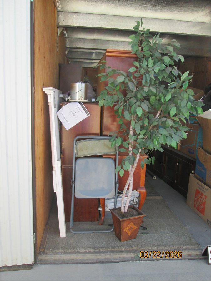 10 x 20 storage unit in Bakersfield, CA