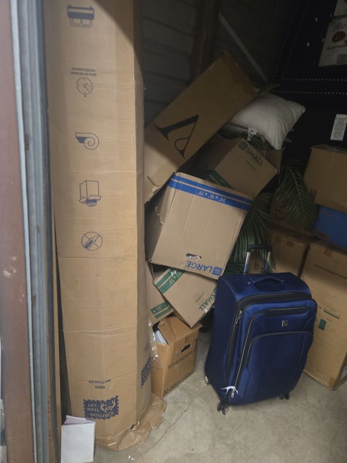 10 x 10 storage unit in Laurel, MD