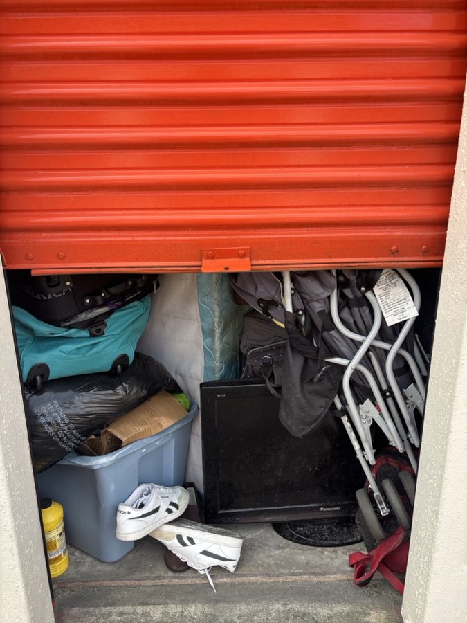 5 x 5 storage unit in Orlando, FL