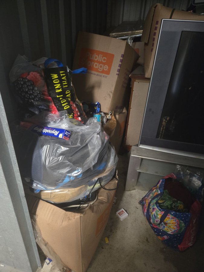 10 x 10 storage unit in Laurel, MD