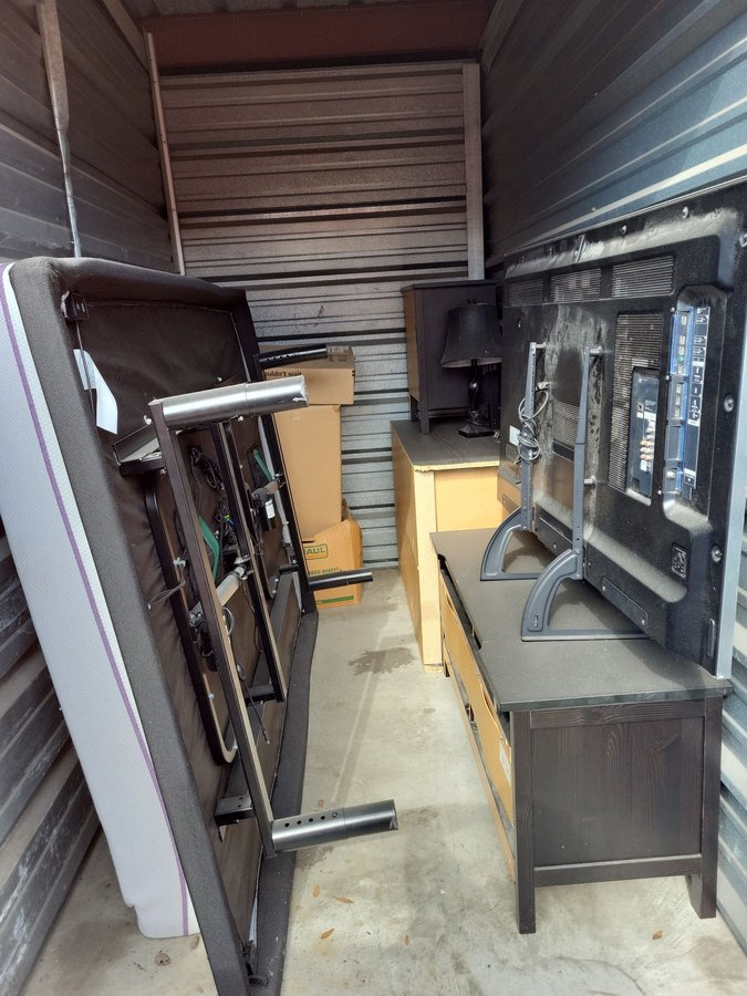 5 x 10 storage unit in Fern Park, FL