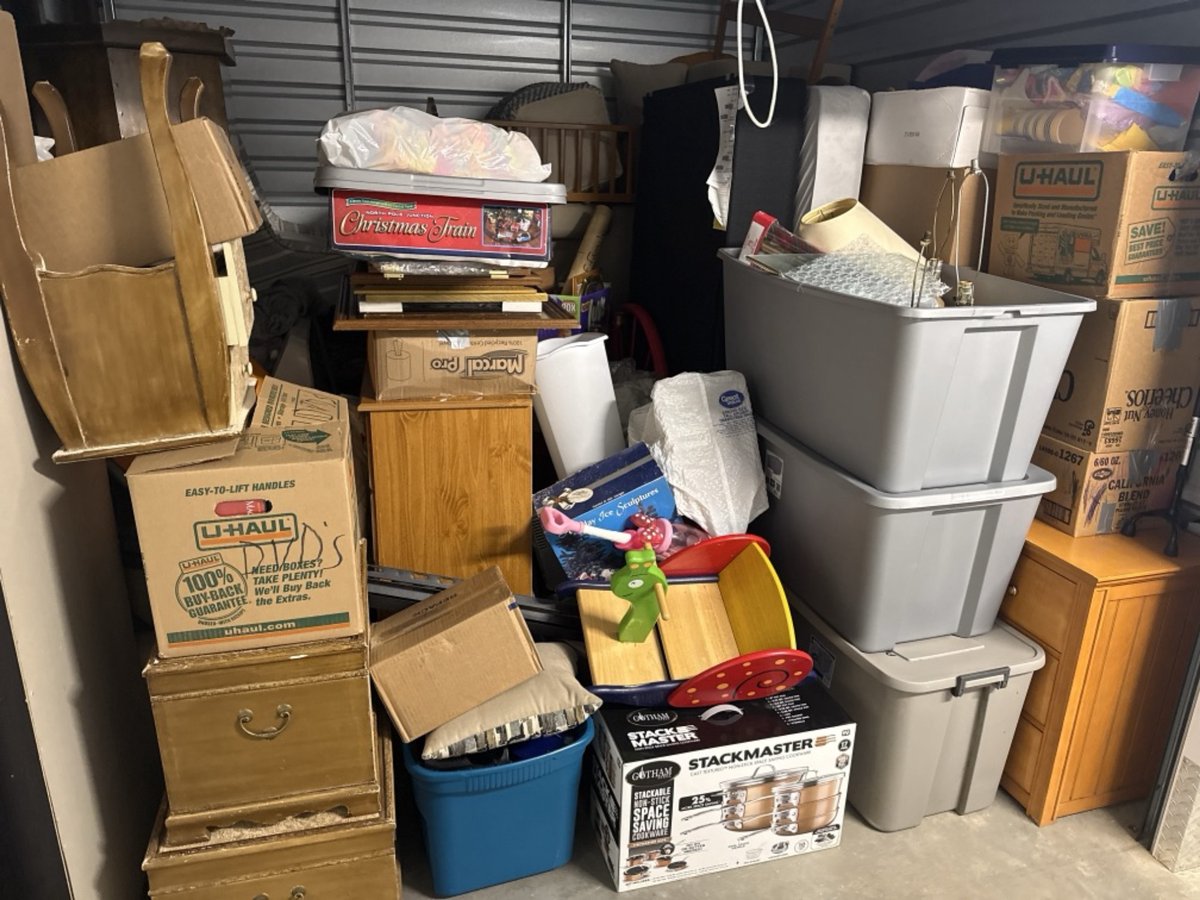 10 x 10 storage unit in Fayetteville, NC