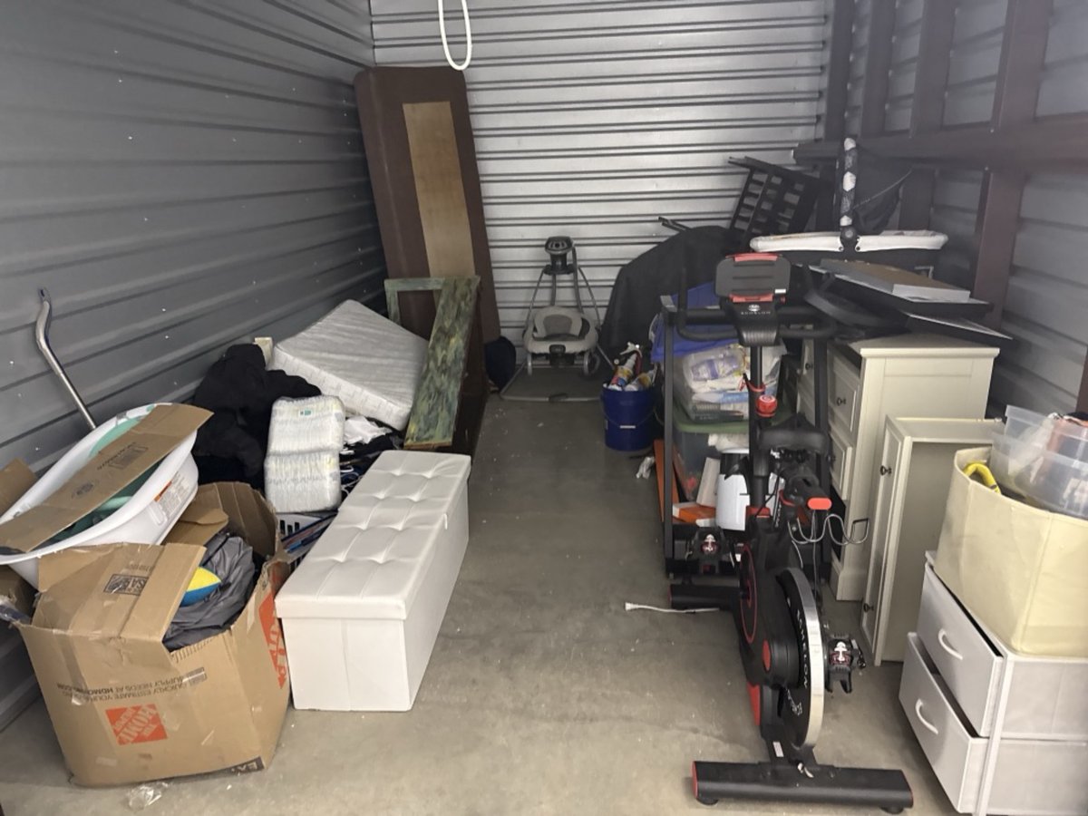 10 x 15 storage unit in Fayetteville, NC