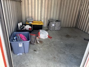 10 x 10 storage unit in Orlando, FL