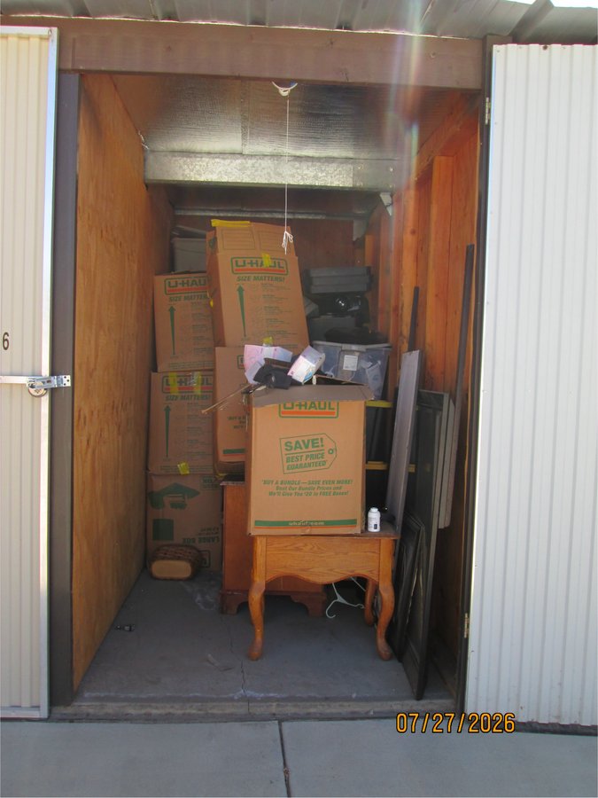 5 x 10 storage unit in Bakersfield, CA
