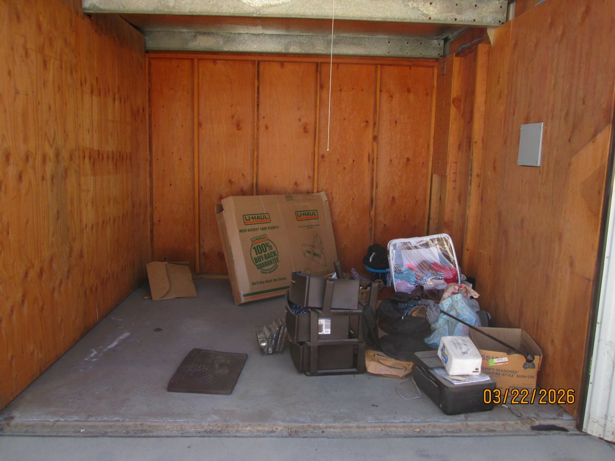 10 x 10 storage unit in Bakersfield, CA