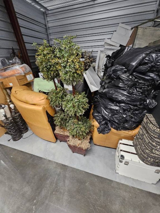 10 x 10 storage unit in Tallahassee, FL