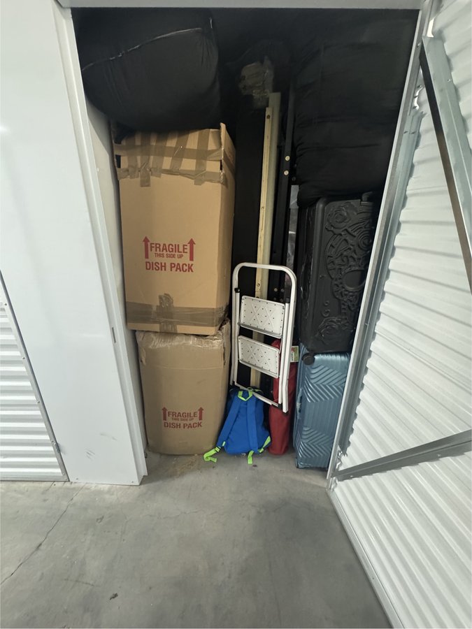 5 x 10 storage unit in Bronx, NY