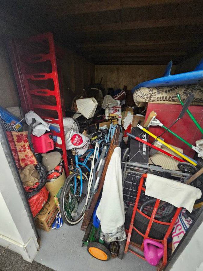 10 x 15 storage unit in San Diego, CA