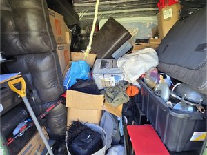 10 x 10 storage unit in Islandia, NY