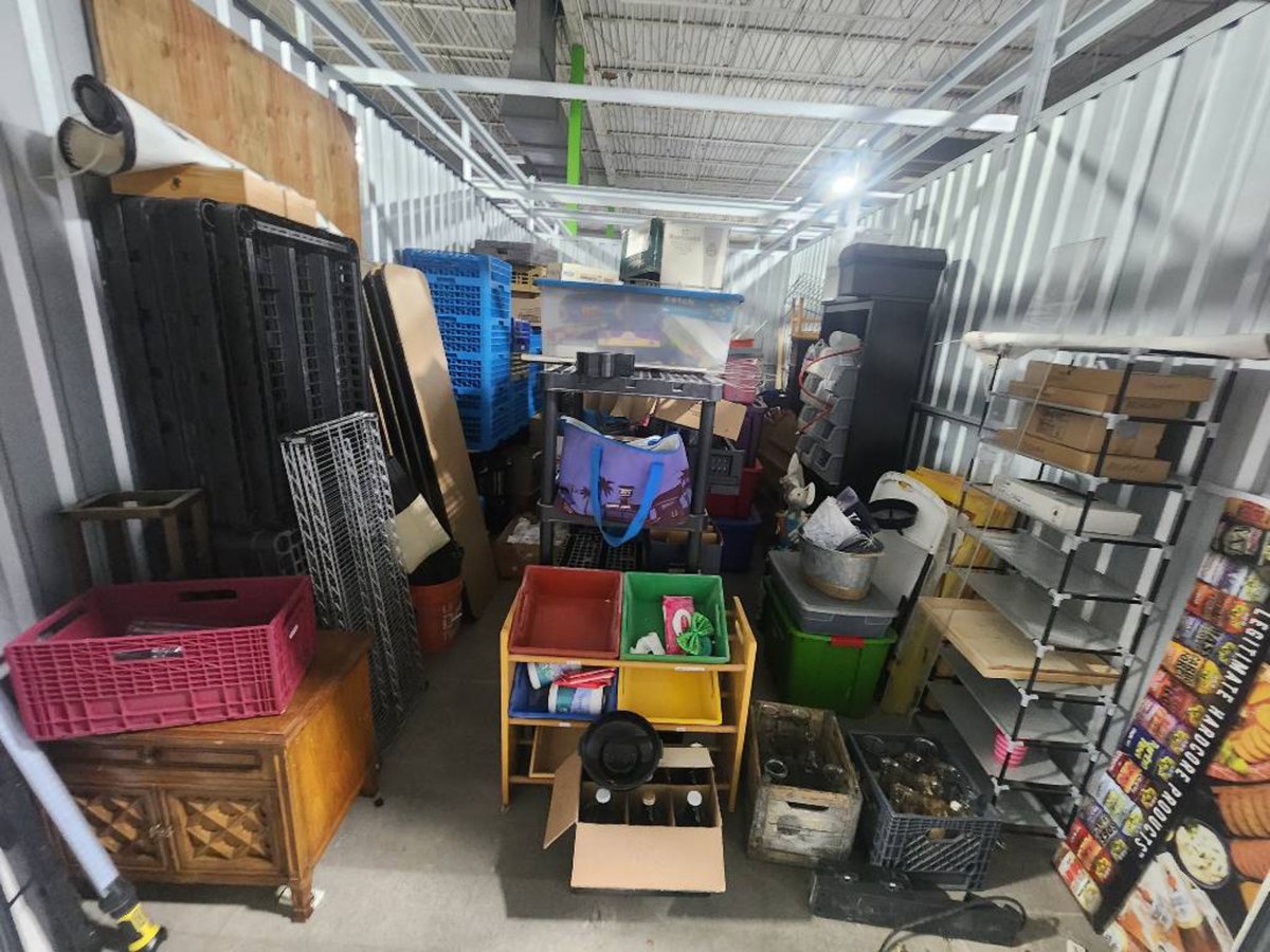 20 x 20 storage unit in Lenexa, KS