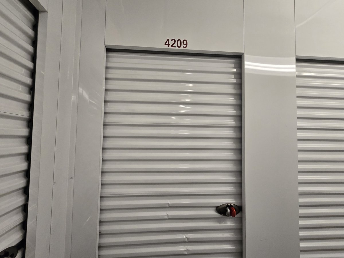 10 x 15 storage unit in Des Moines, IA