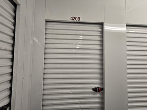 10 x 15 storage unit in Des Moines, IA