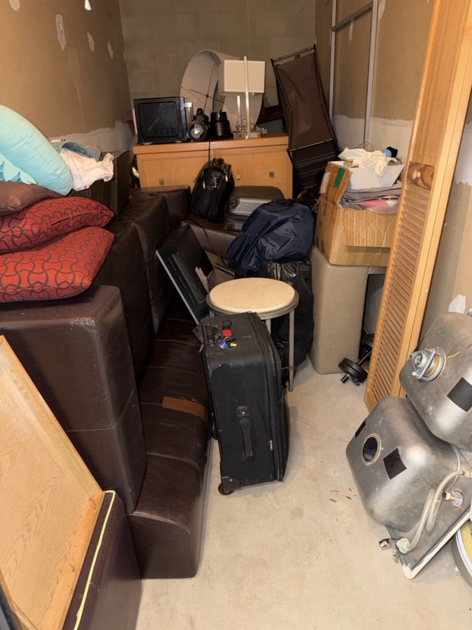 6 x 15 storage unit in Manassas, VA
