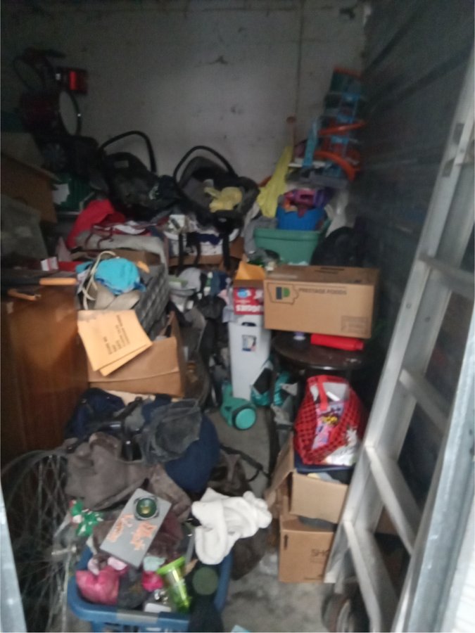 10 x 10 storage unit in Des Moines, IA