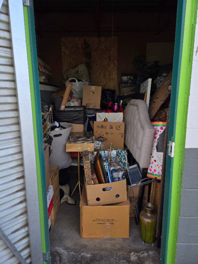 10 x 10 storage unit in Dallas, TX