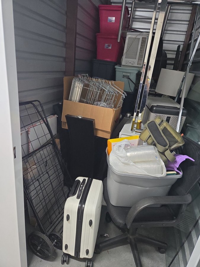 5 x 10 storage unit in Nottingham, MD