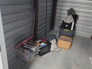 5 x 10 storage unit in Nottingham, MD