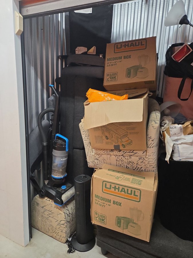 10 x 5 storage unit in Owings Mills, MD