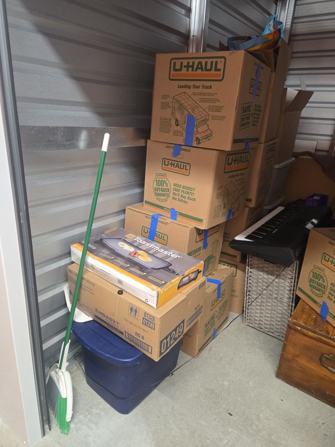 10 x 10 storage unit in Lutherville Timonium, MD