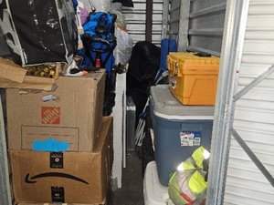 4 x 10 storage unit in Norfolk, VA