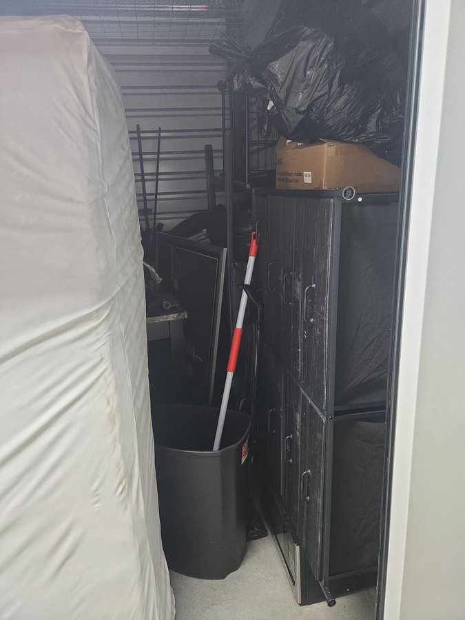 9 x 10 storage unit in Nottingham, MD