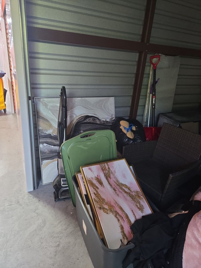10 x 15 storage unit in Nottingham, MD
