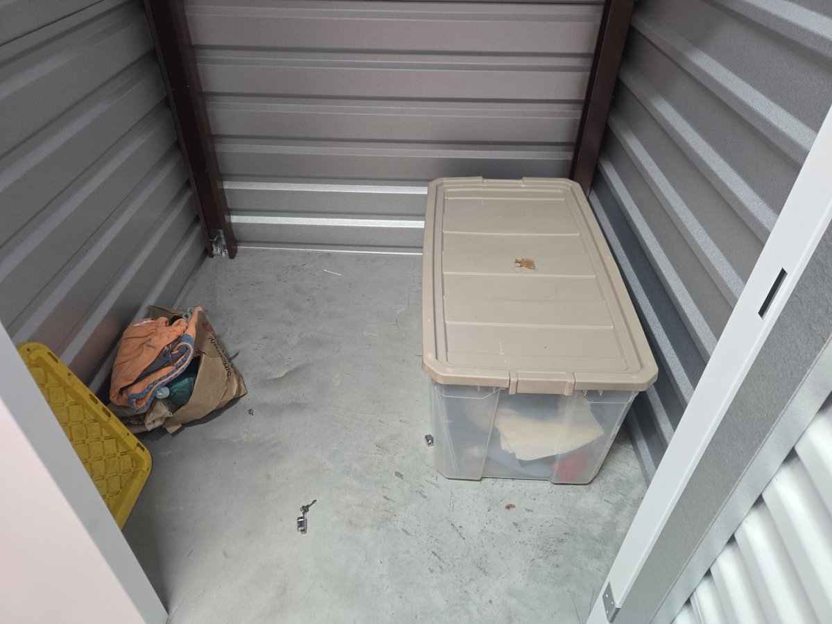5 x 5 storage unit in Nottingham, MD