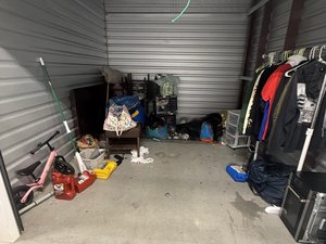 10 x 10 storage unit in Oxon Hill, MD