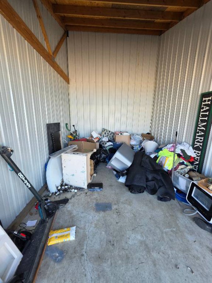 10 x 15 storage unit in Bloomington, IN
