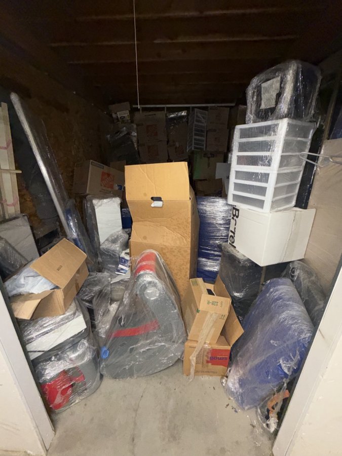 10 x 15 storage unit in Van Nuys, CA