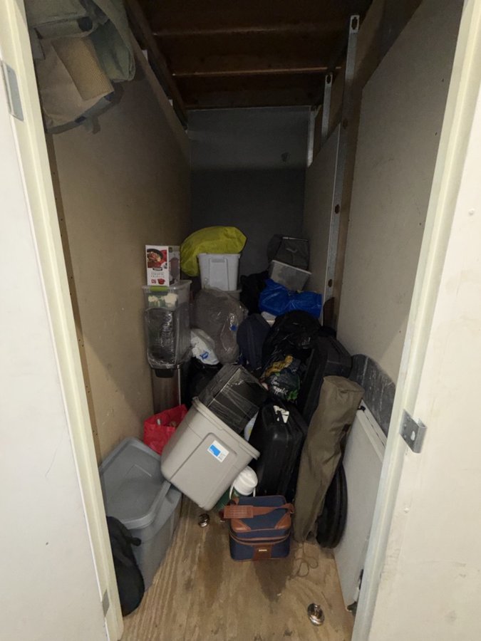 5 x 10 storage unit in Van Nuys, CA