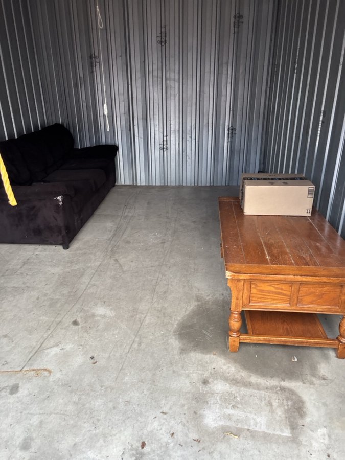 10 x 15 storage unit in Florissant, MO