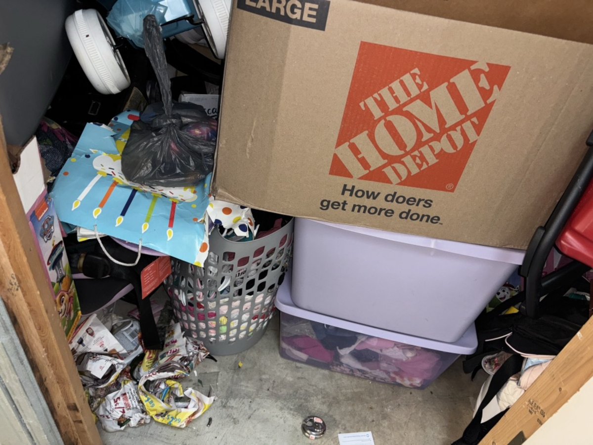 10 x 7 storage unit in Florissant, MO
