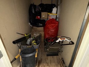 5 x 10 storage unit in Van Nuys, CA